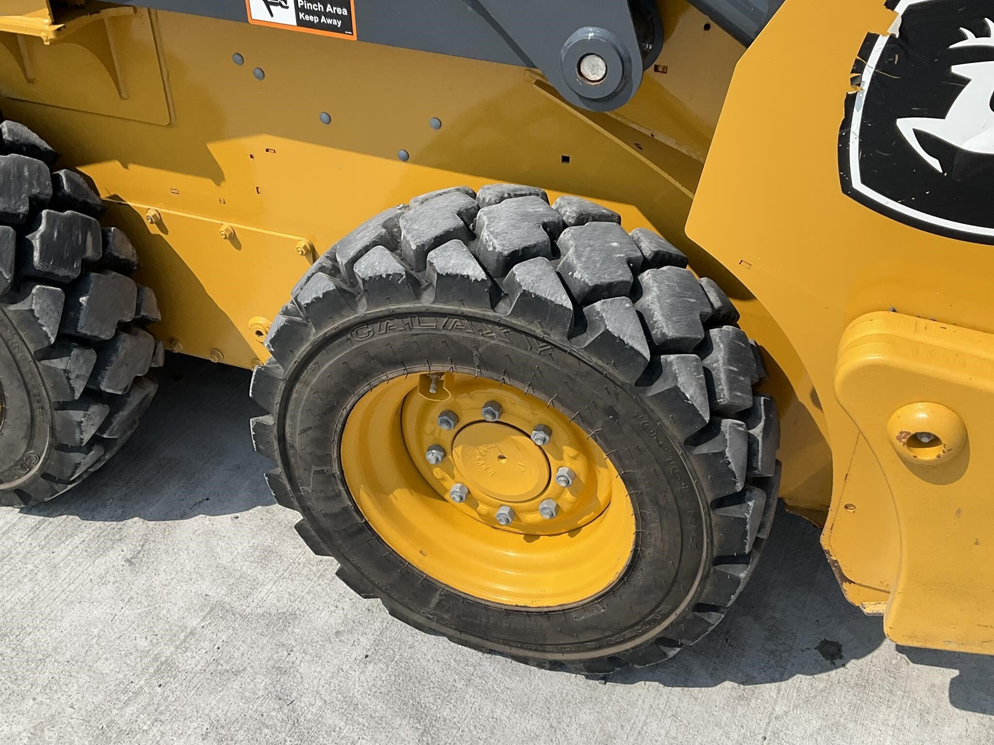 2022 Deere 318G Skid Steer