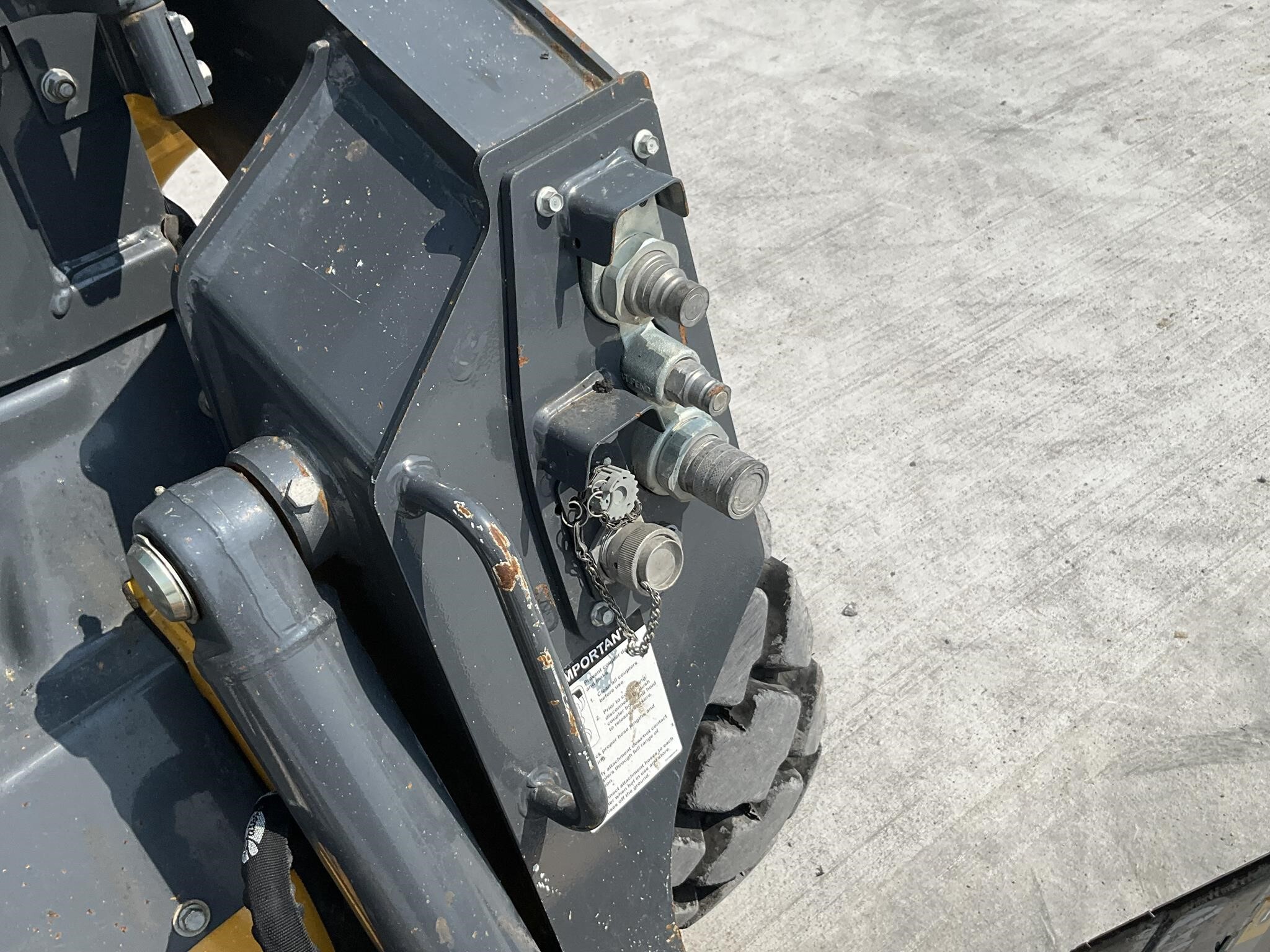 2022 Deere 318G Skid Steer