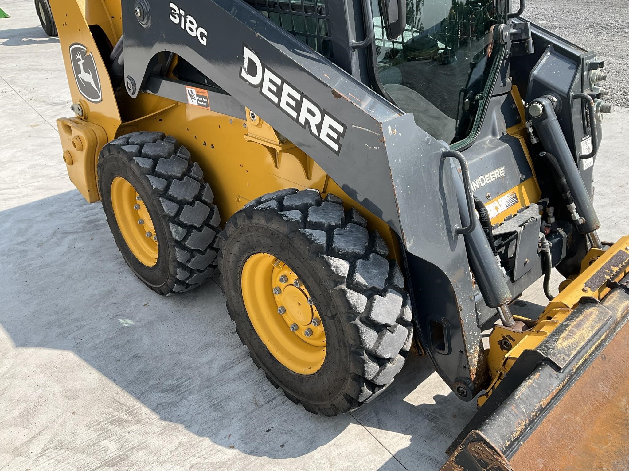 2022 Deere 318G Skid Steer