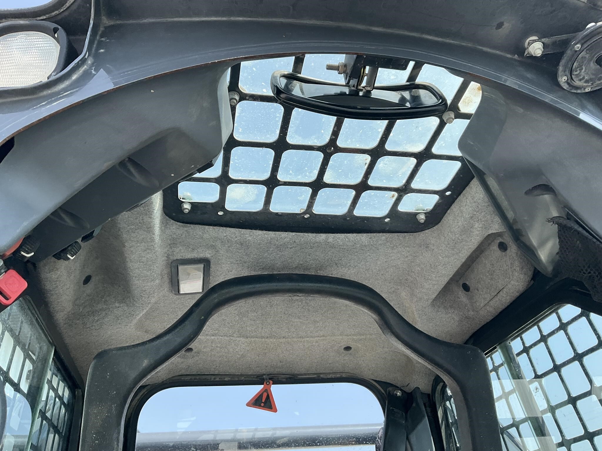 2022 Deere 318G Skid Steer