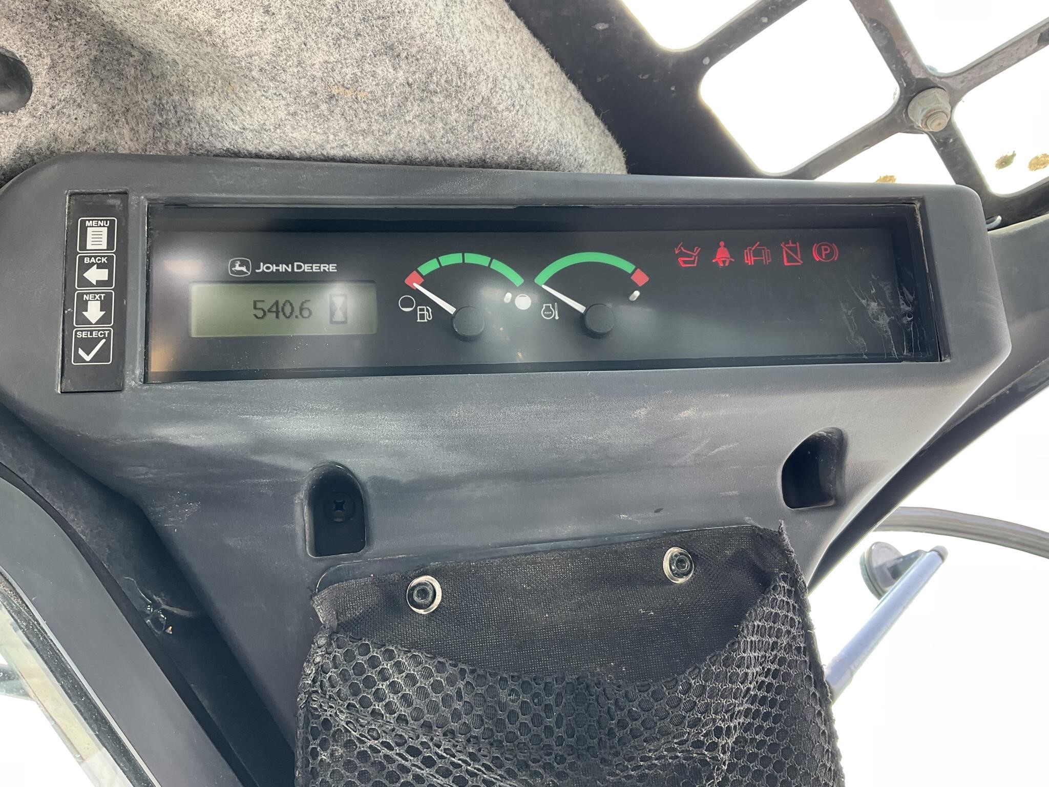 2022 Deere 318G Skid Steer