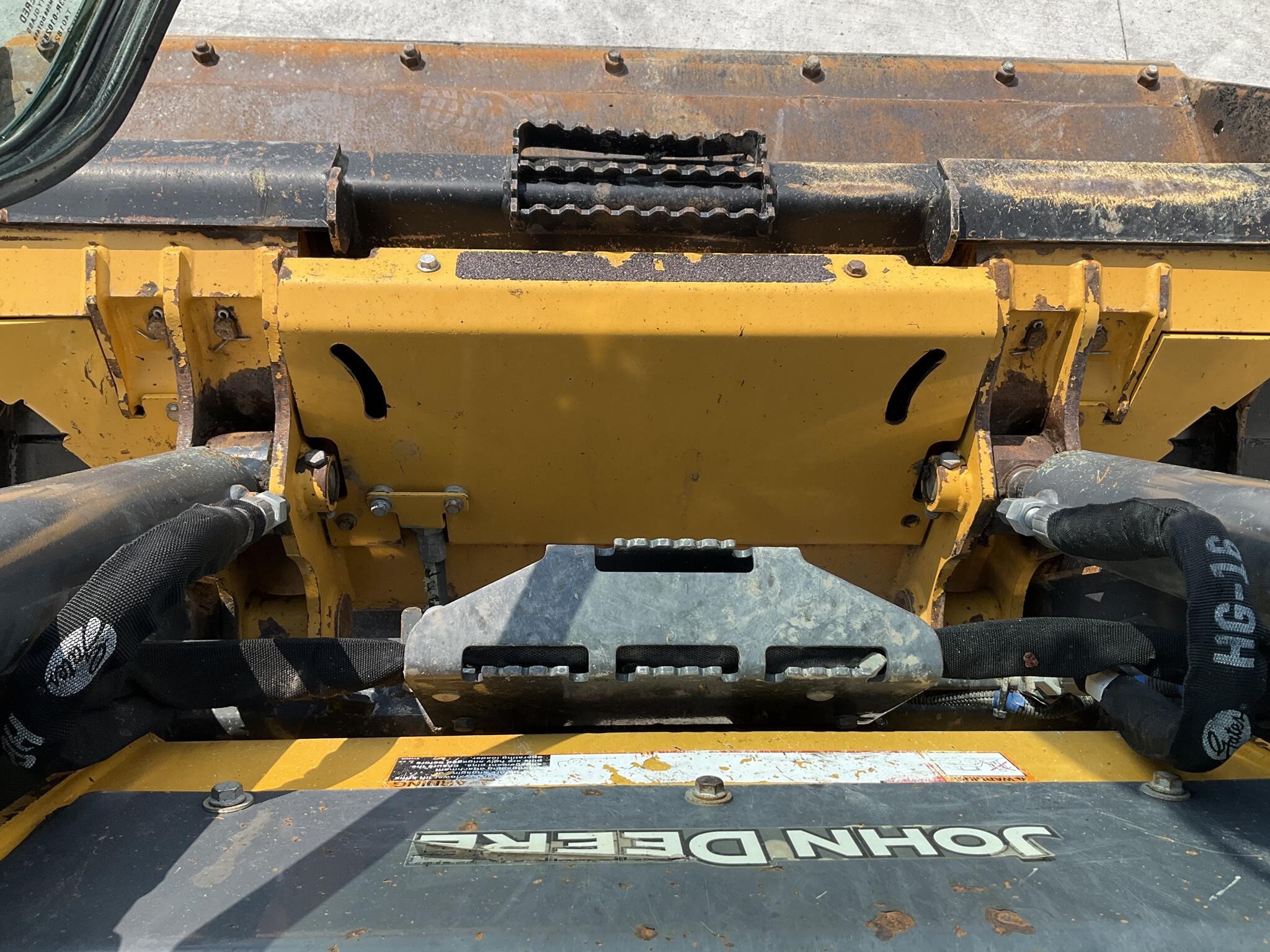 2022 Deere 318G Skid Steer