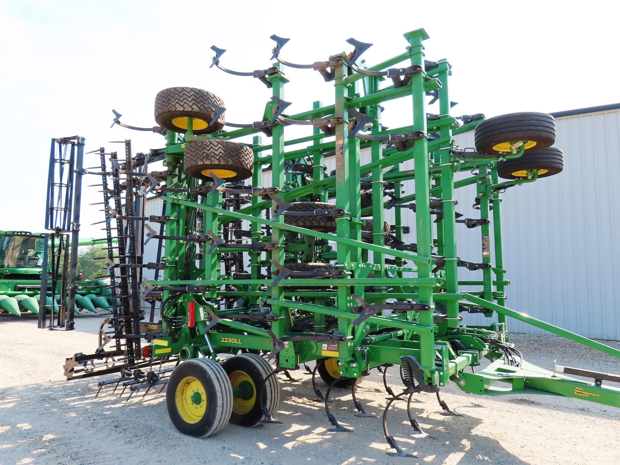 2022 John Deere 2230LL  38'6" Field Cultivator