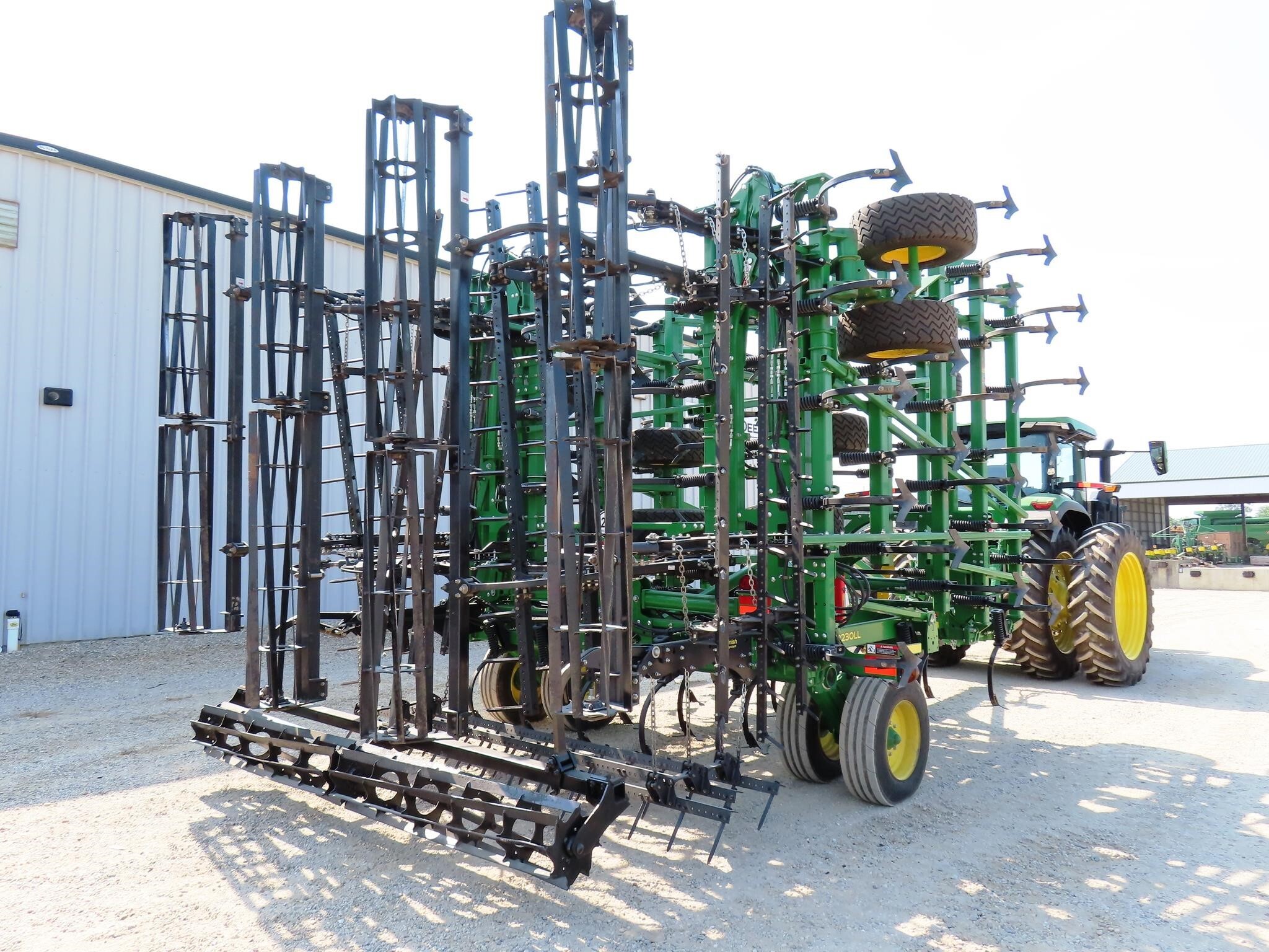 2022 John Deere 2230LL  38'6" Field Cultivator