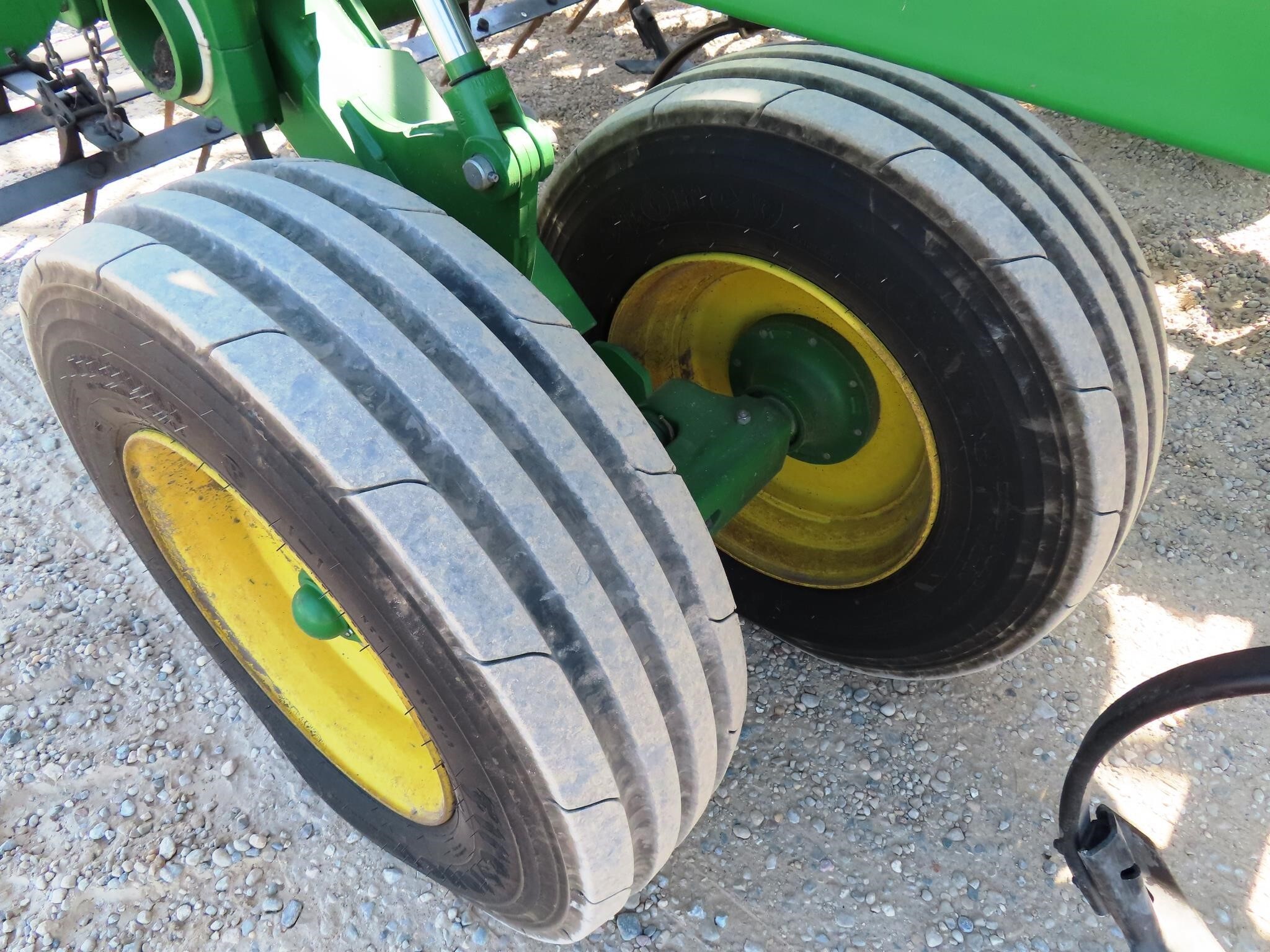 2022 John Deere 2230LL  38'6" Field Cultivator