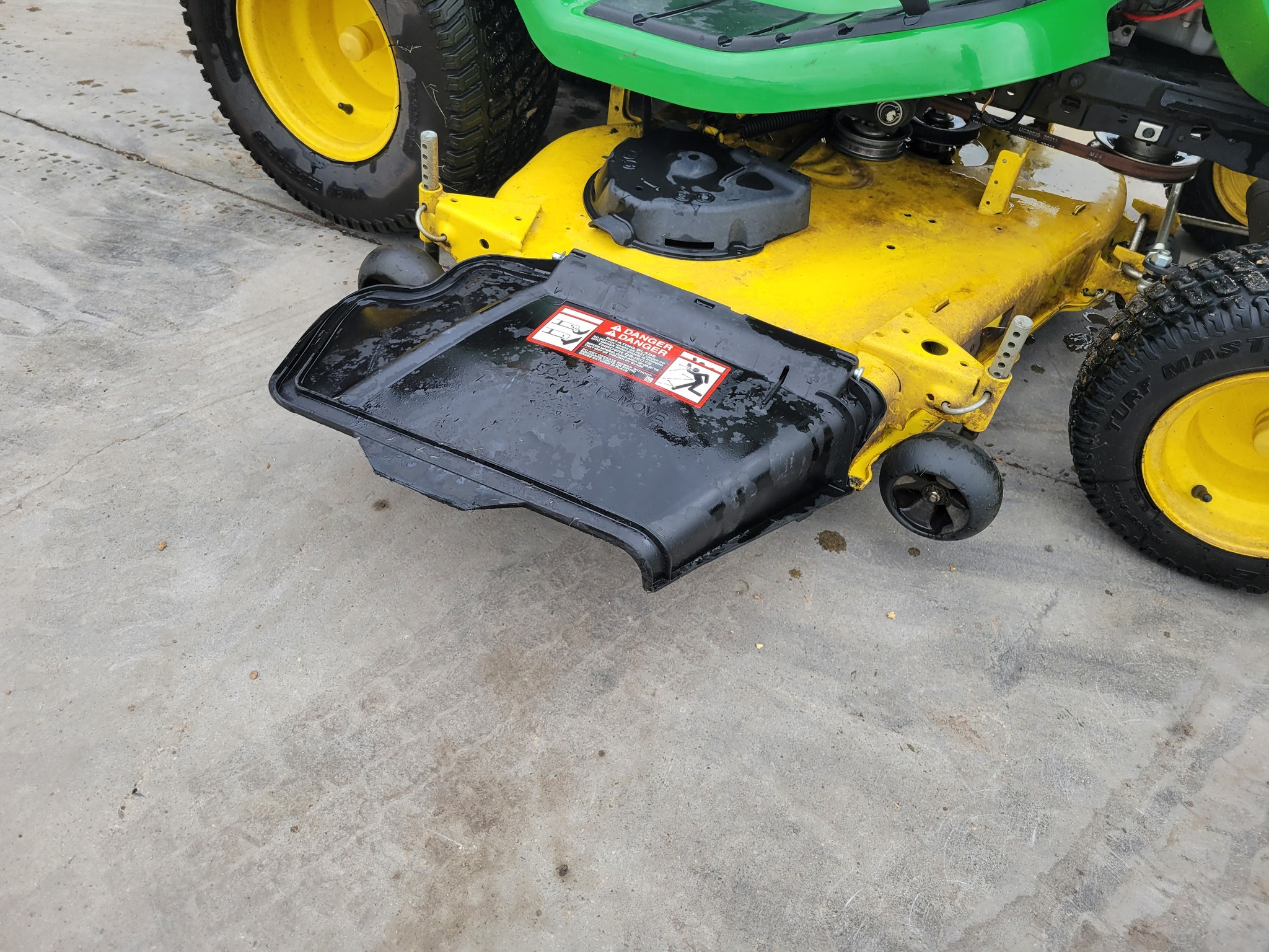 2020 John Deere X390 Lawn Mower
