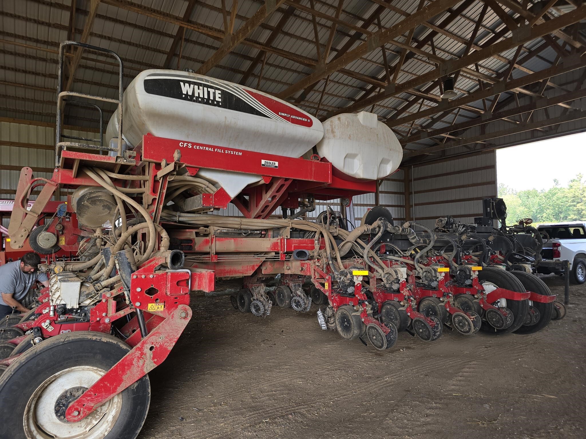 2020 White 9816VE Planter
