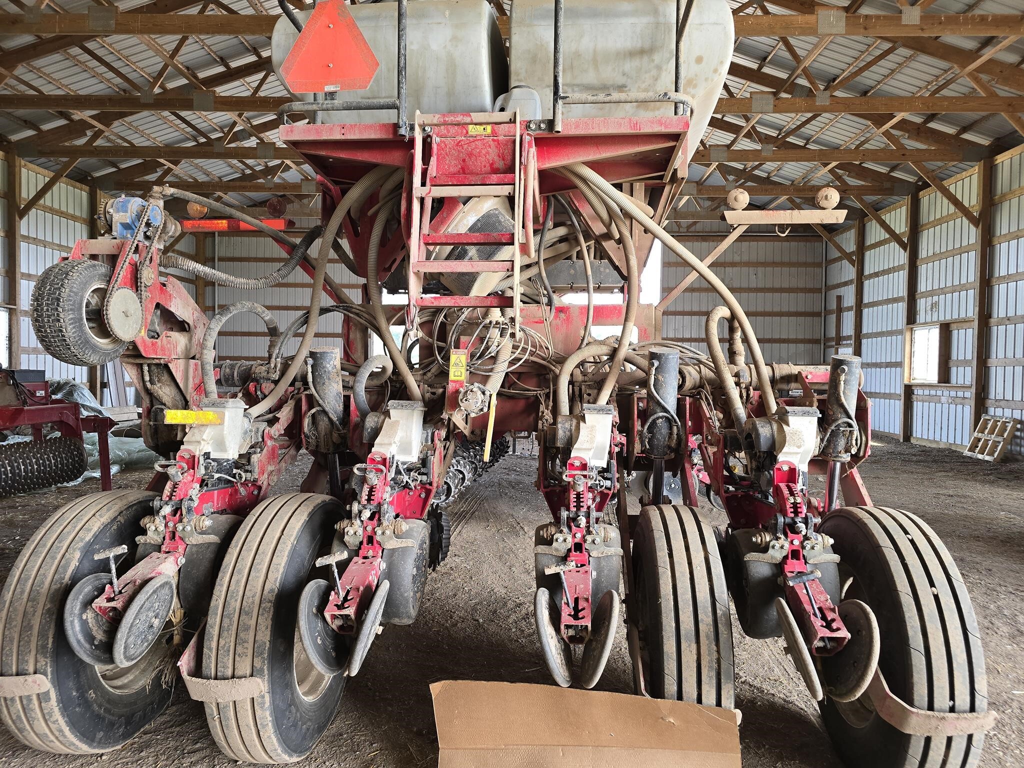 2020 White 9816VE Planter
