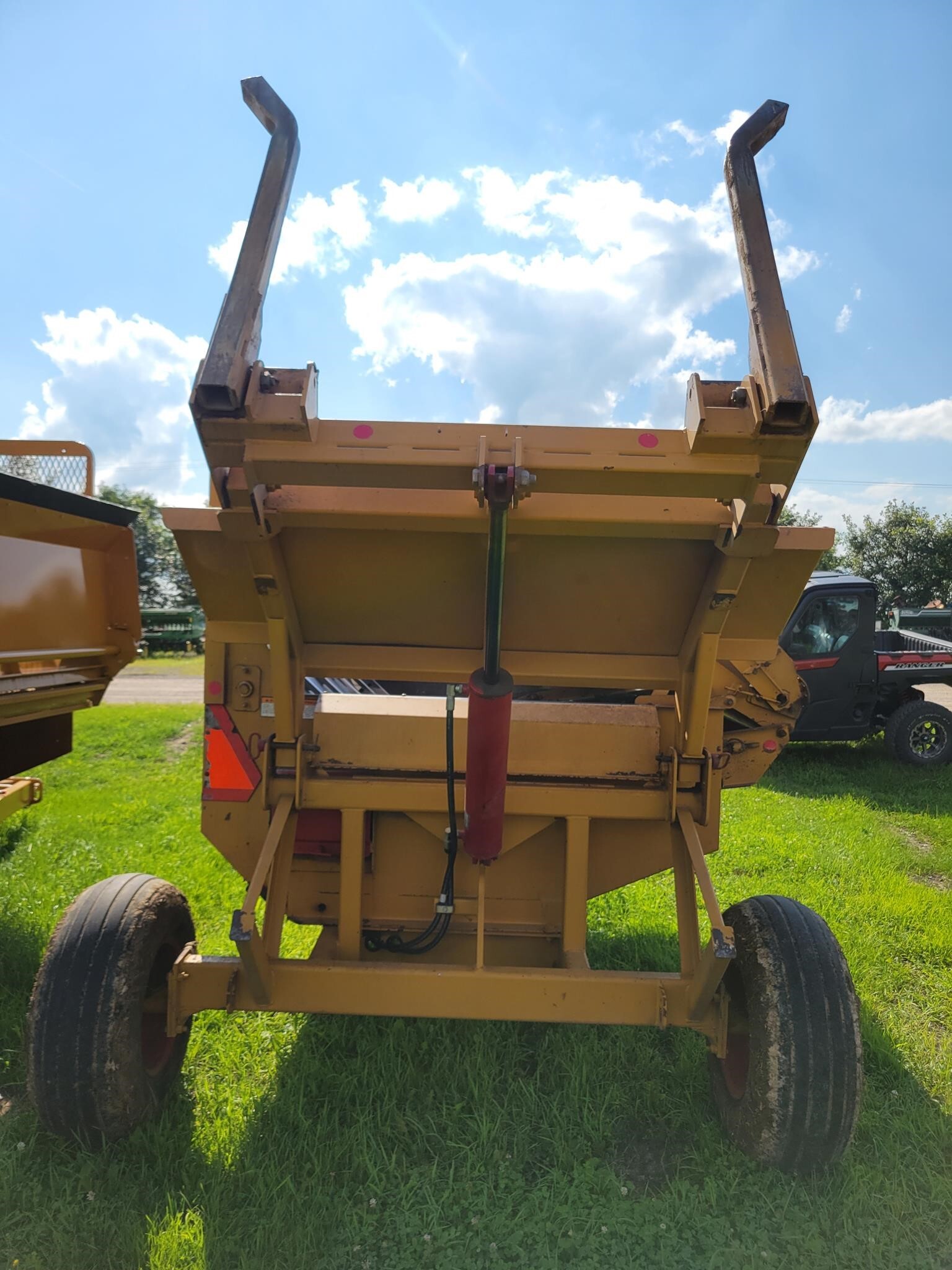 2014 Haybuster 2650 Grinders and Mixer