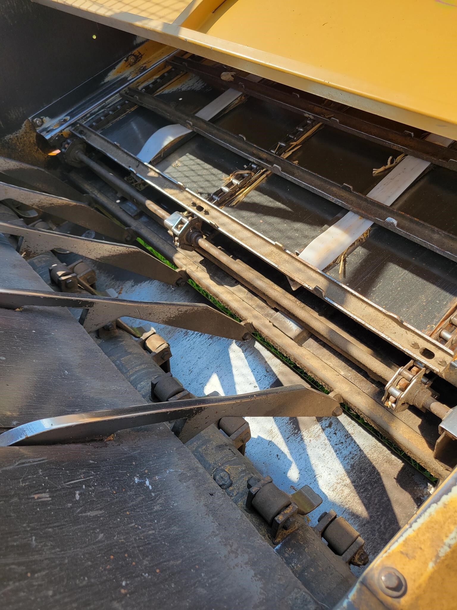 2014 Haybuster 2650 Grinders and Mixer