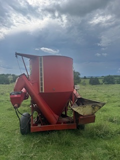  Gehl 100 Grinders and Mixer