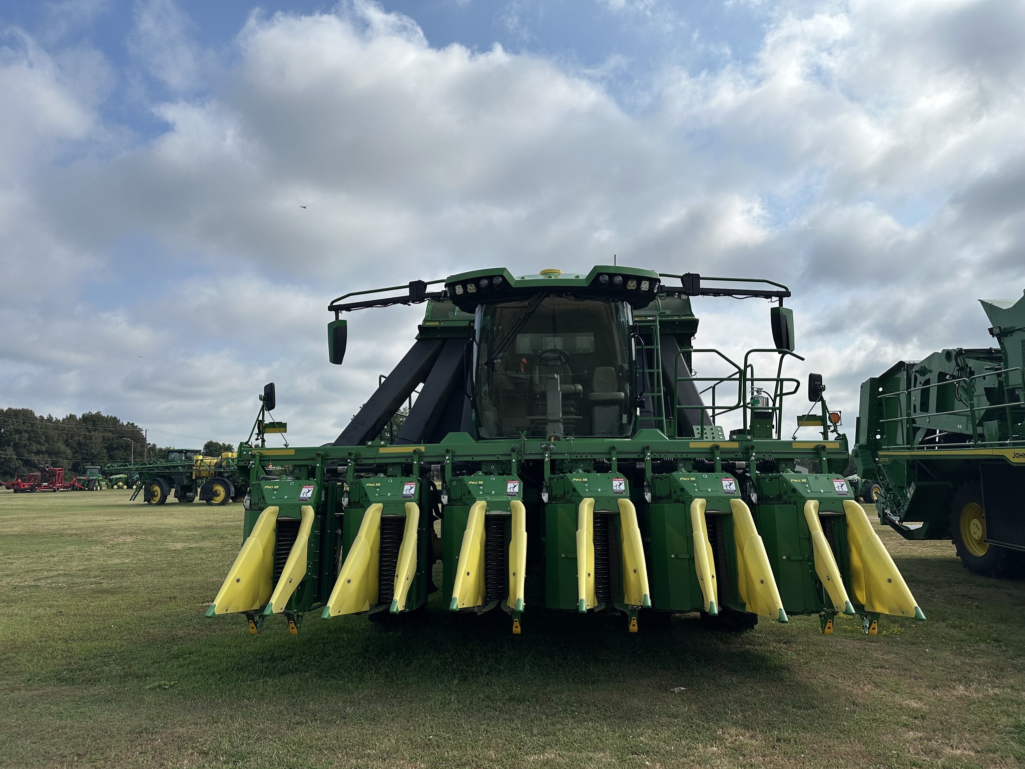 2024 John Deere CP770 Cotton Equipment