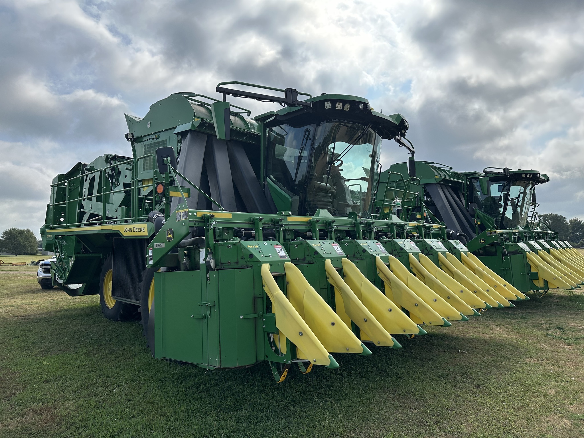 2024 John Deere CP770 Cotton Equipment