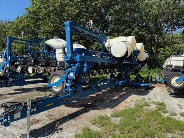 2012 Kinze 3660 Planter