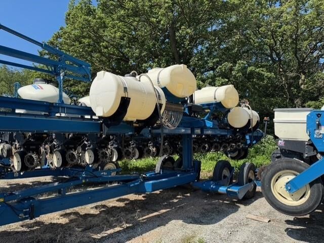 2012 Kinze 3660 Planter