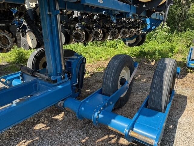 2012 Kinze 3660 Planter