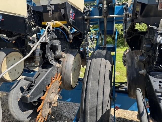 2012 Kinze 3660 Planter