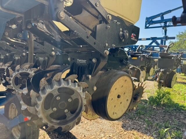 2012 Kinze 3660 Planter