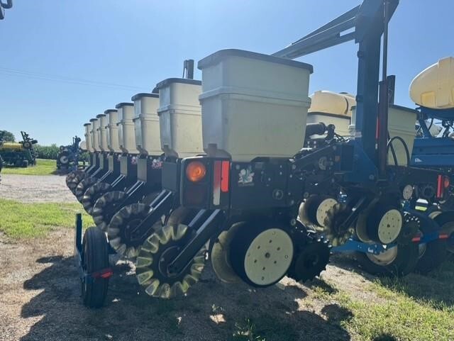 2005 Kinze 3500 Planter