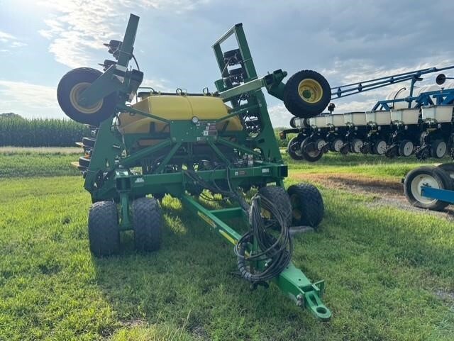 2006 John Deere 1990 Air Seeder