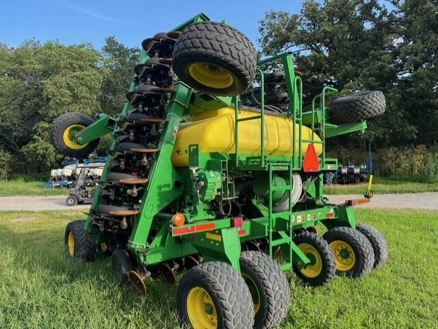 2006 John Deere 1990 Air Seeder