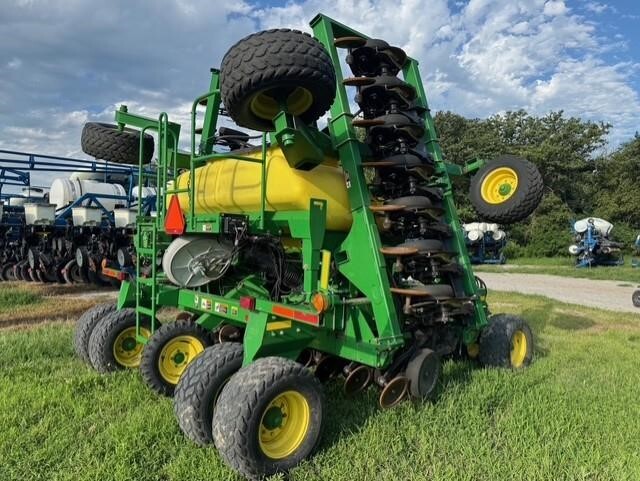 2006 John Deere 1990 Air Seeder