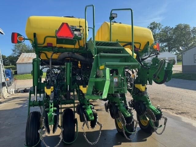 2018 John Deere 1775 Planter