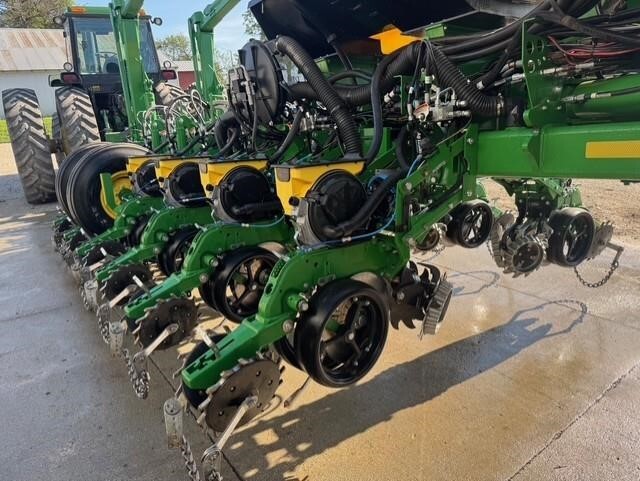 2018 John Deere 1775 Planter