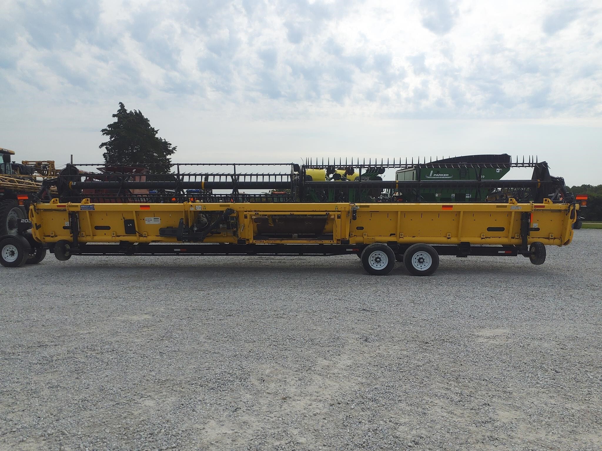 2014 New Holland 880CF-40 Platform