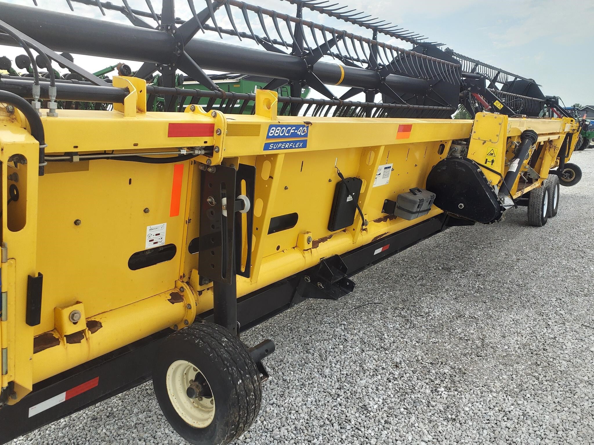 2014 New Holland 880CF-40 Platform