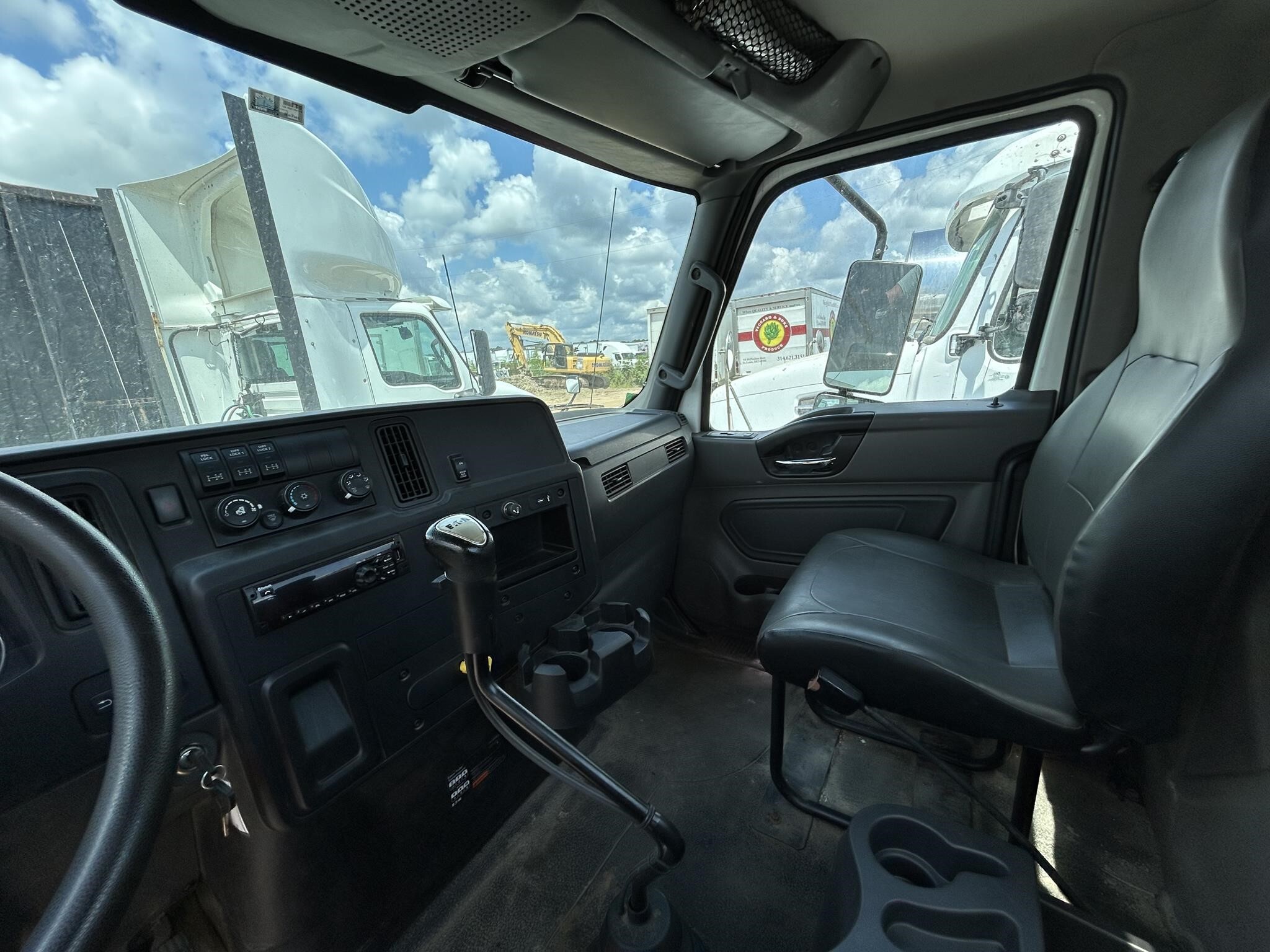 2019 International MV Box Trucks/Trailer
