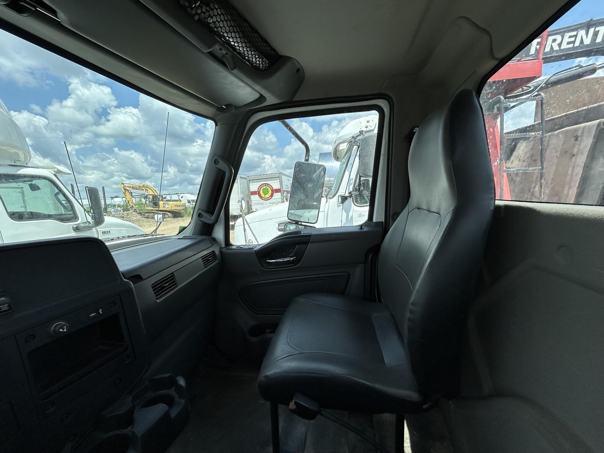 2019 International MV Box Trucks/Trailer