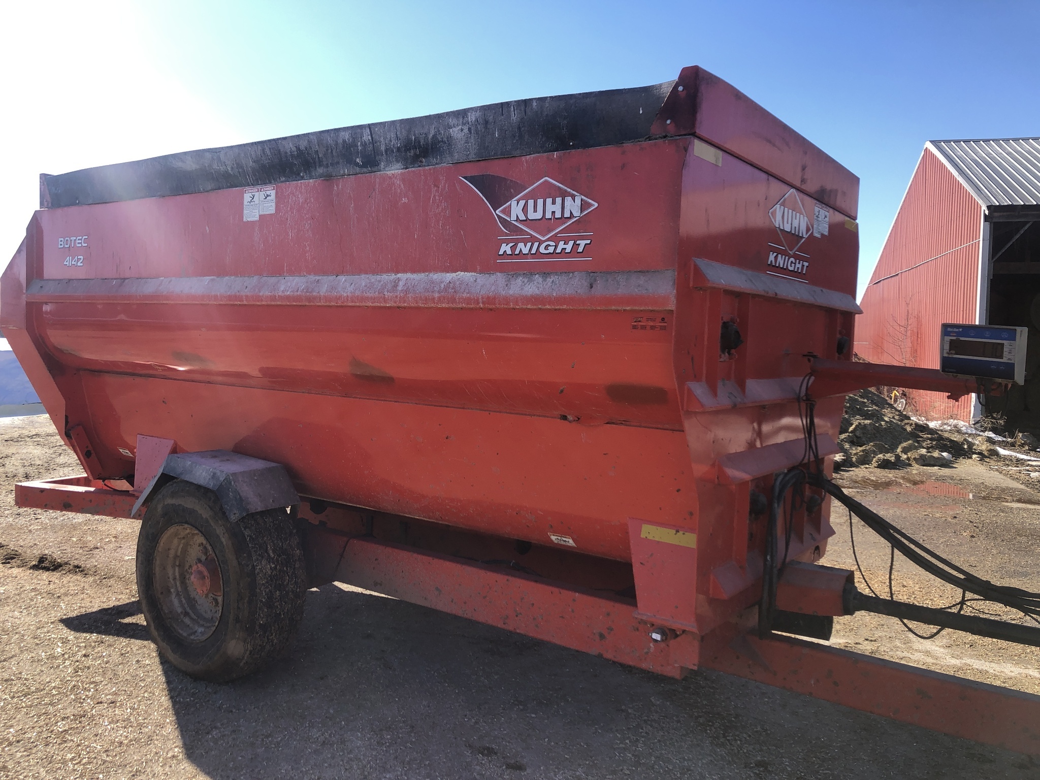 2016 Kuhn 4142 Feed Wagon