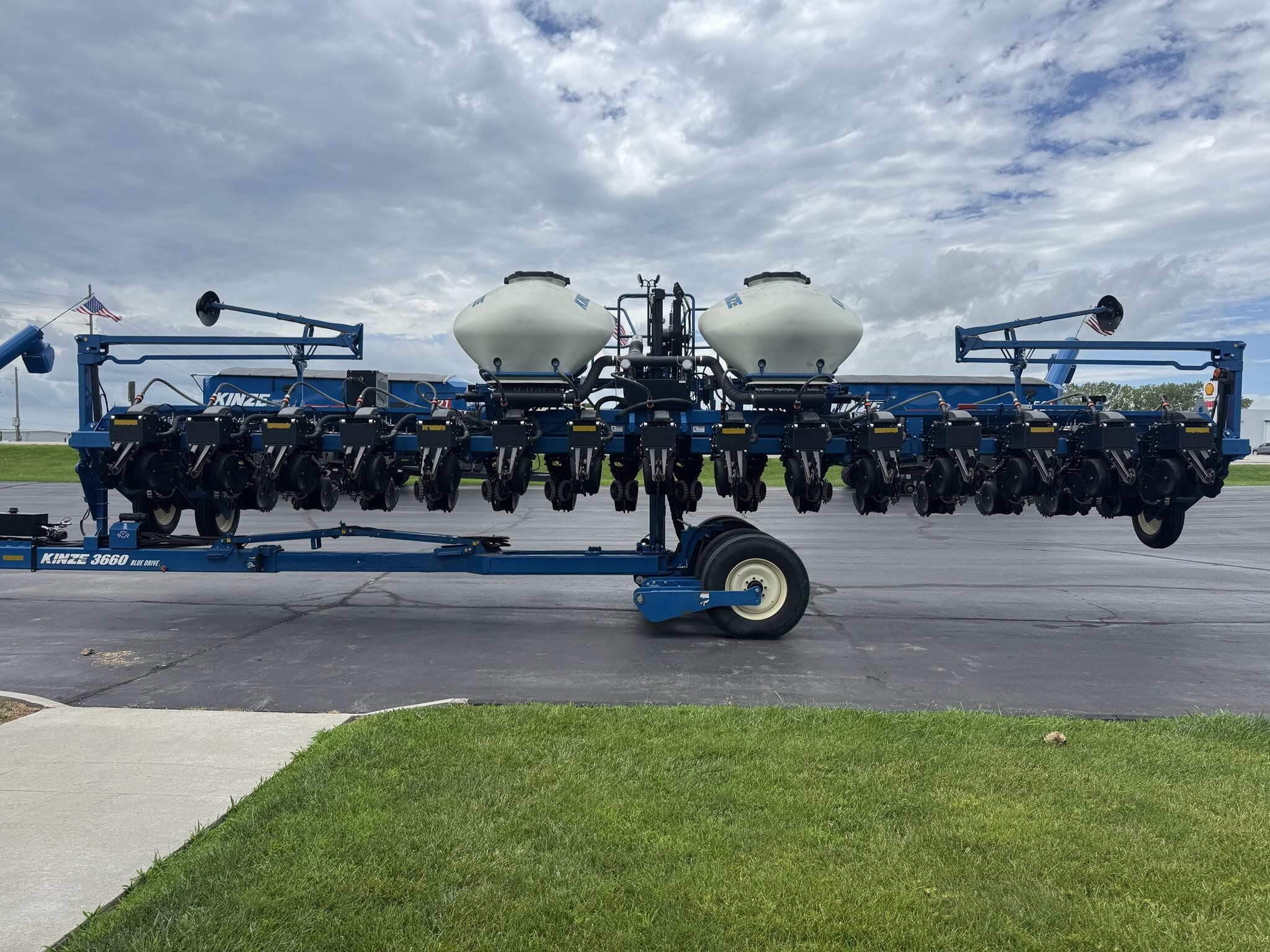 2020 Kinze 3660 Planter