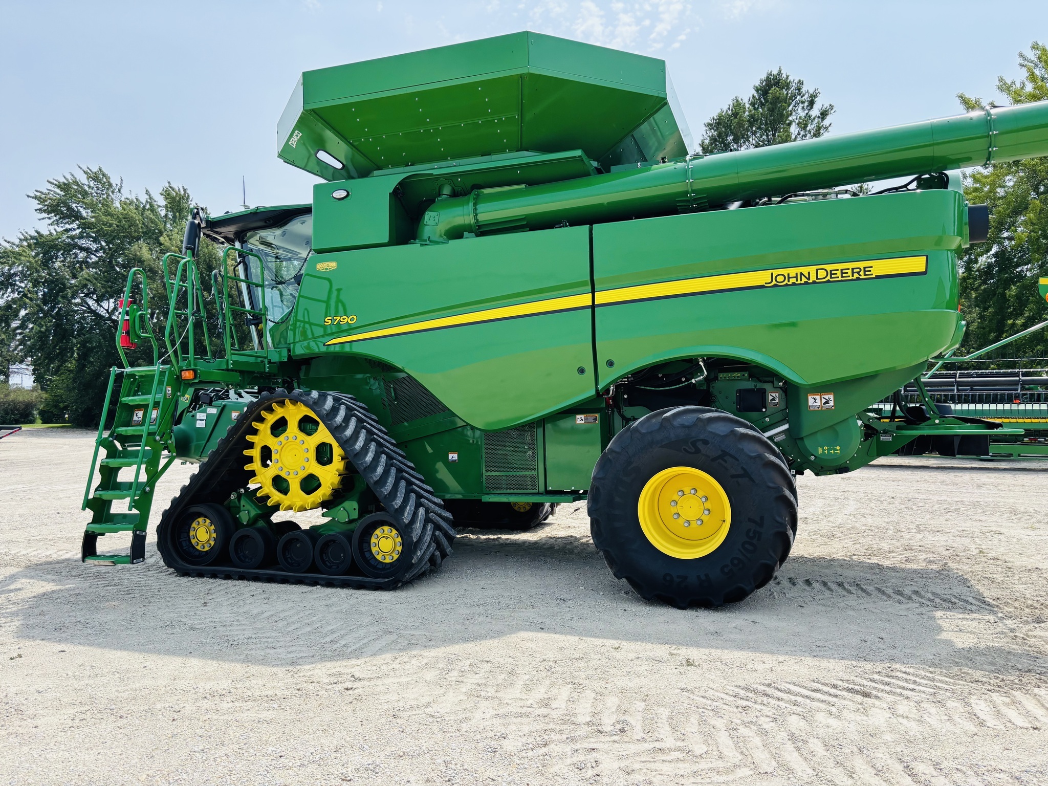 2023 John Deere S790 Combine