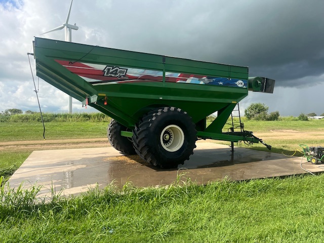 2023 J&M 1401-22 Grain Cart