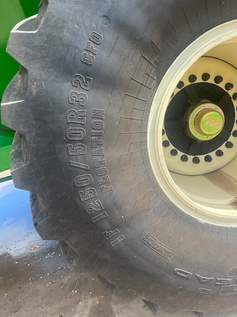 2023 J&M 1401-22 Grain Cart