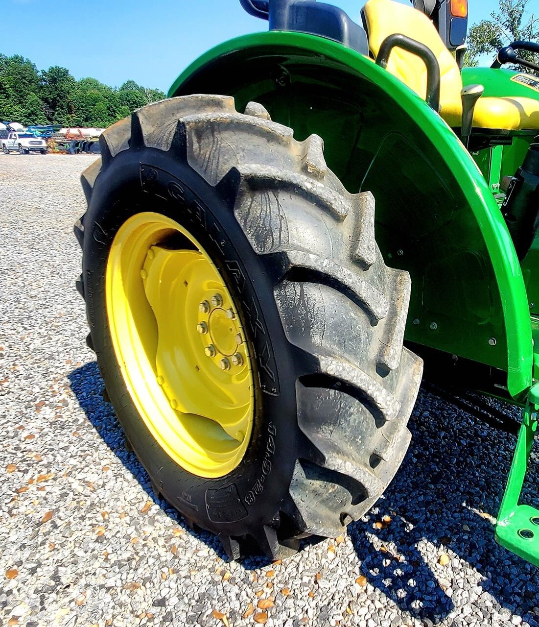 2015 John Deere 5045E Tractor