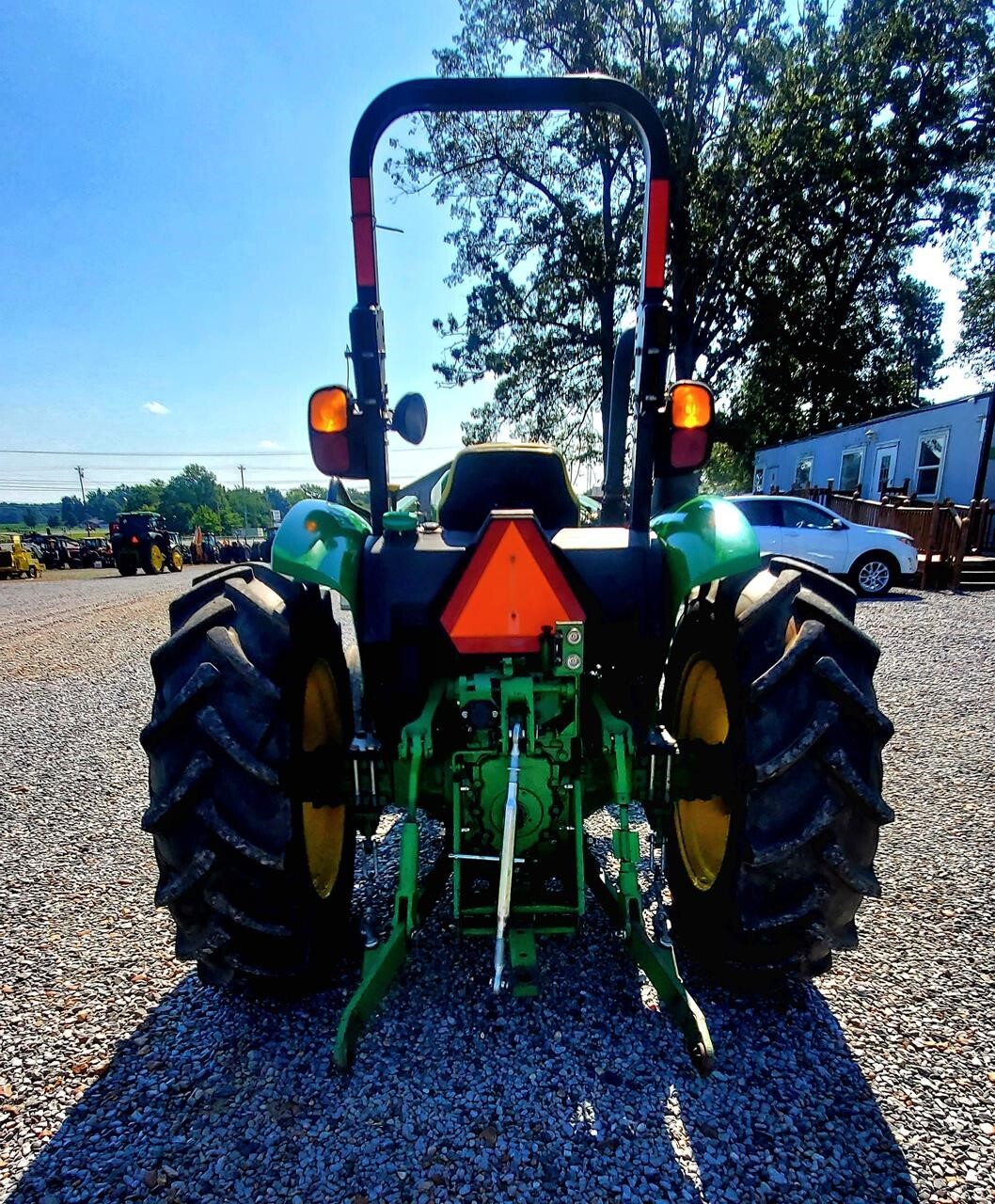 2015 John Deere 5045E Tractor