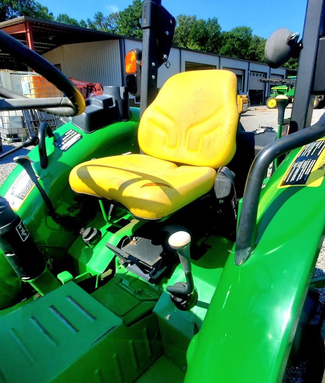 2015 John Deere 5045E Tractor