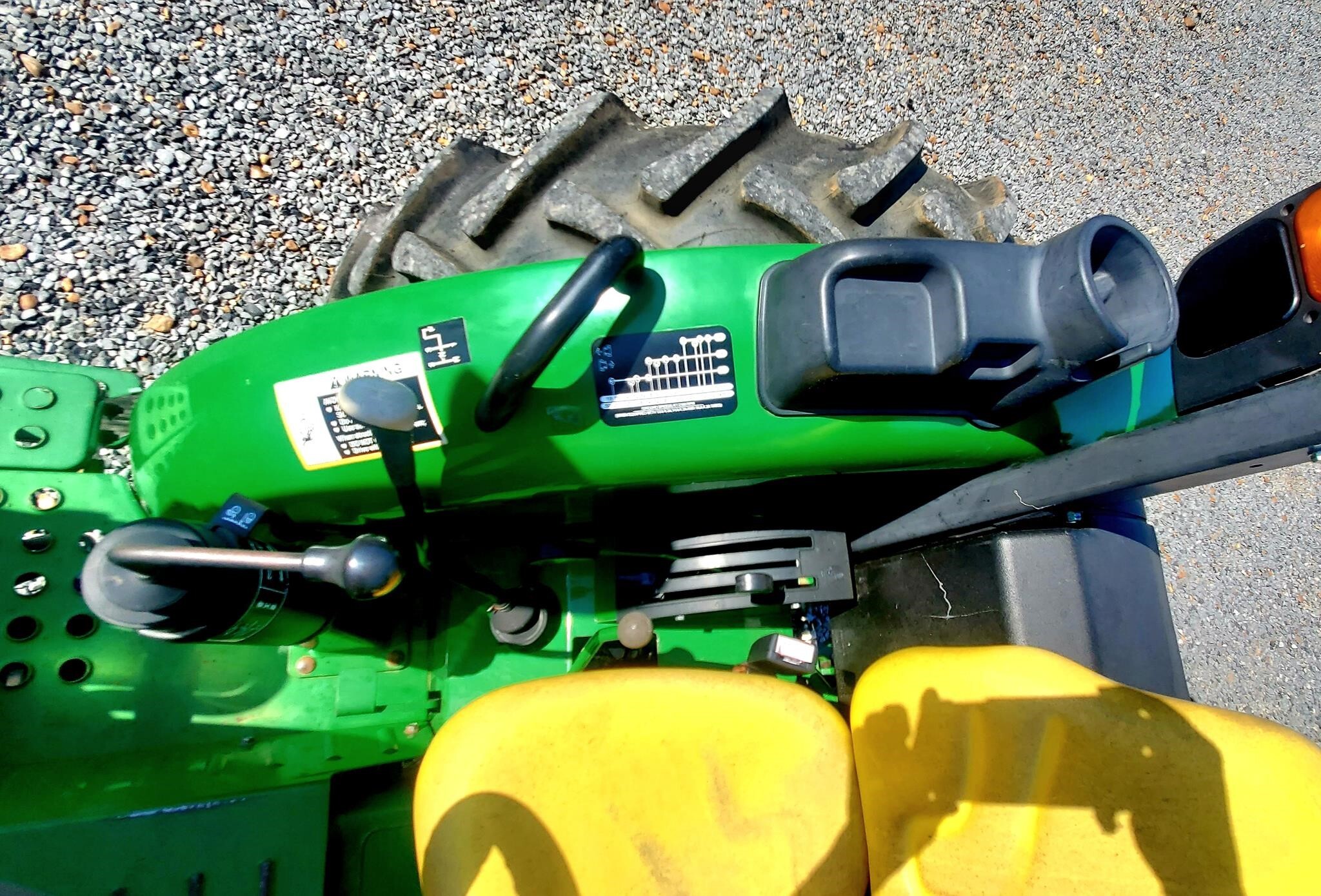 2015 John Deere 5045E Tractor