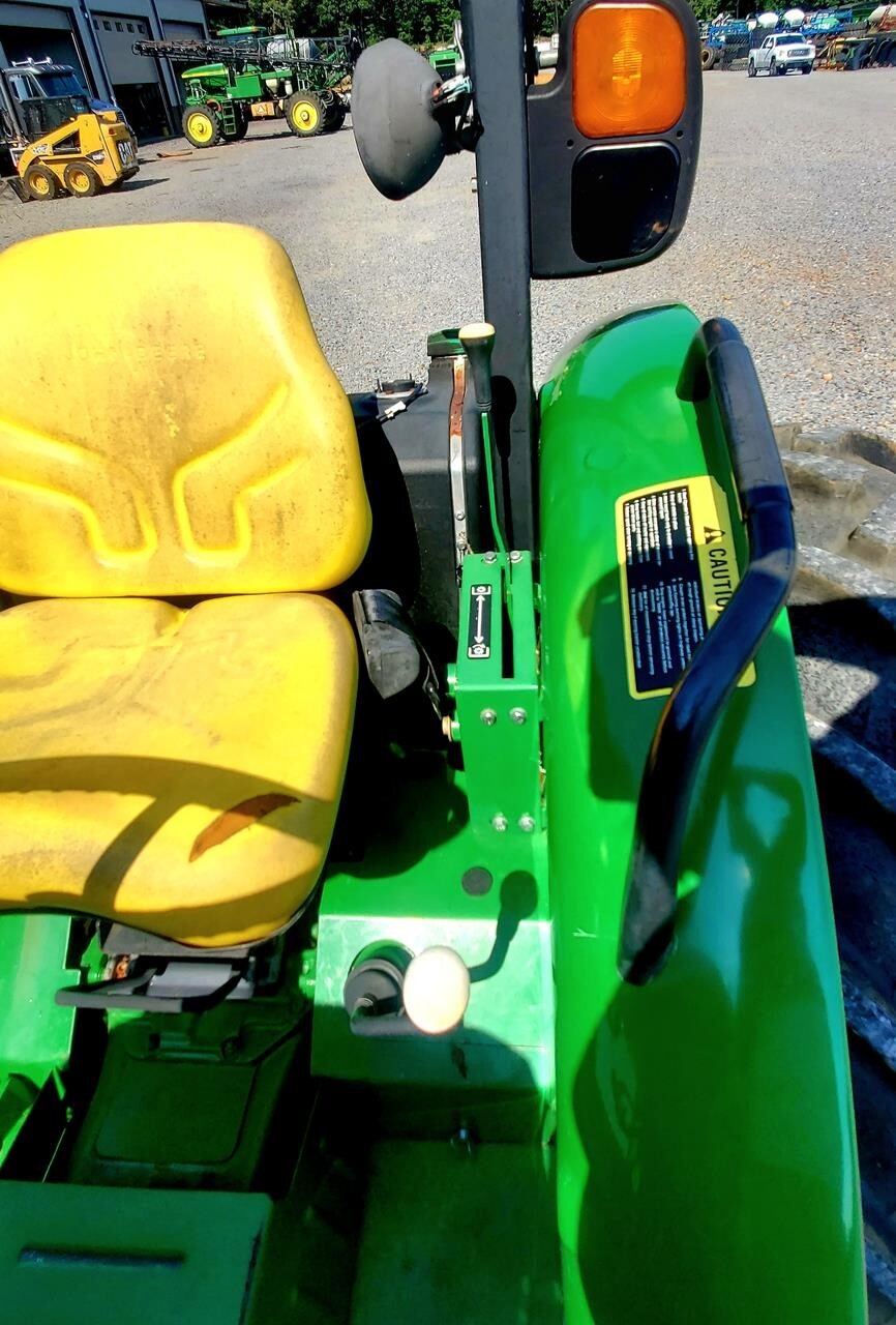 2015 John Deere 5045E Tractor