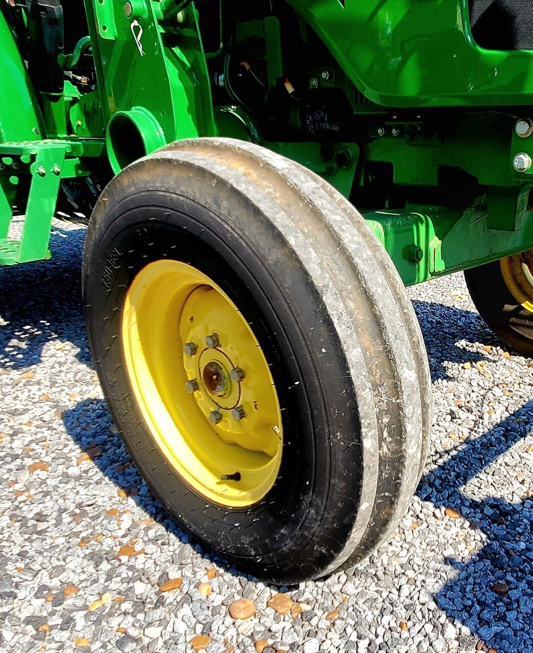 2015 John Deere 5045E Tractor