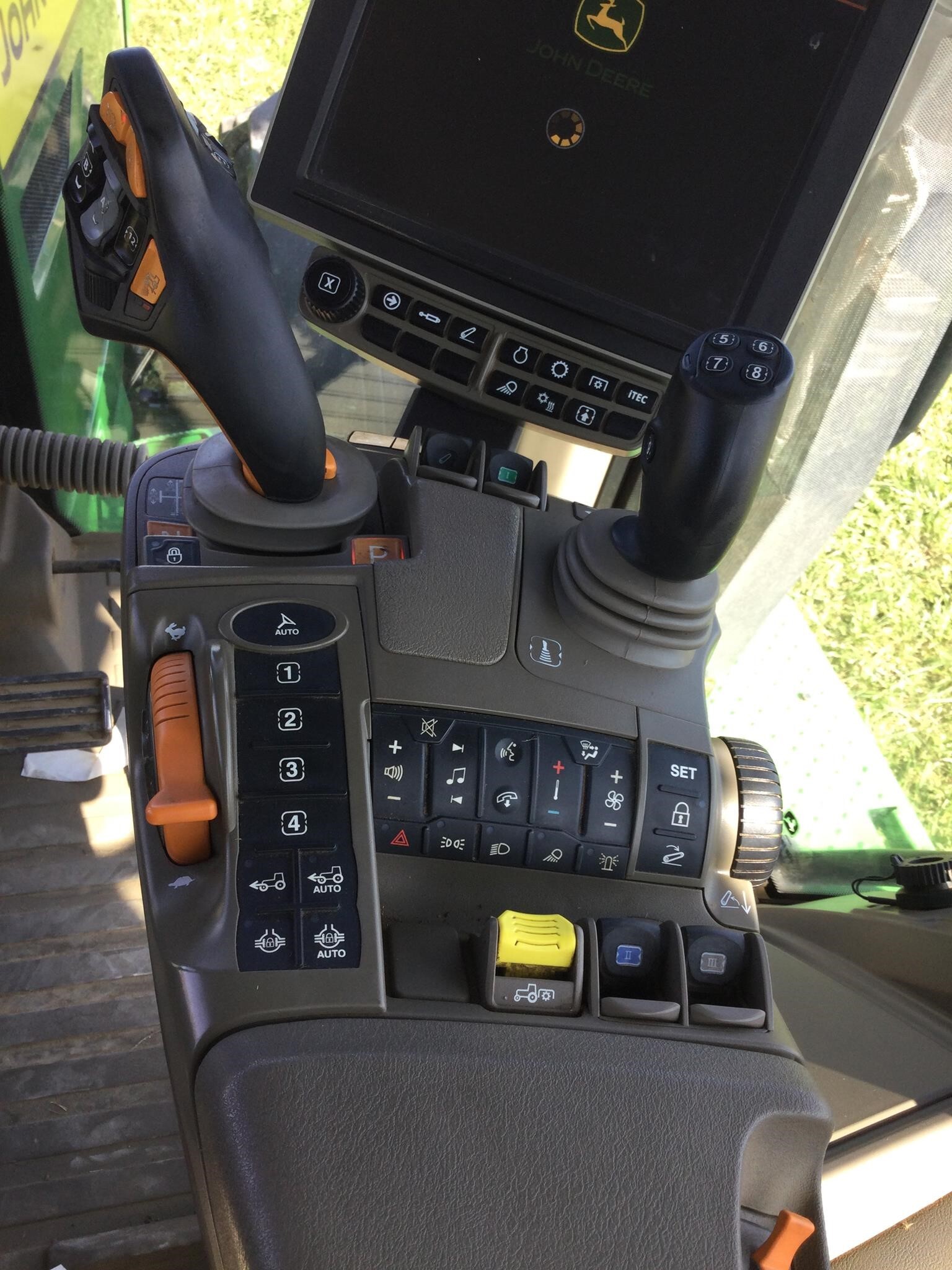2021 John Deere 7R 330 Tractor