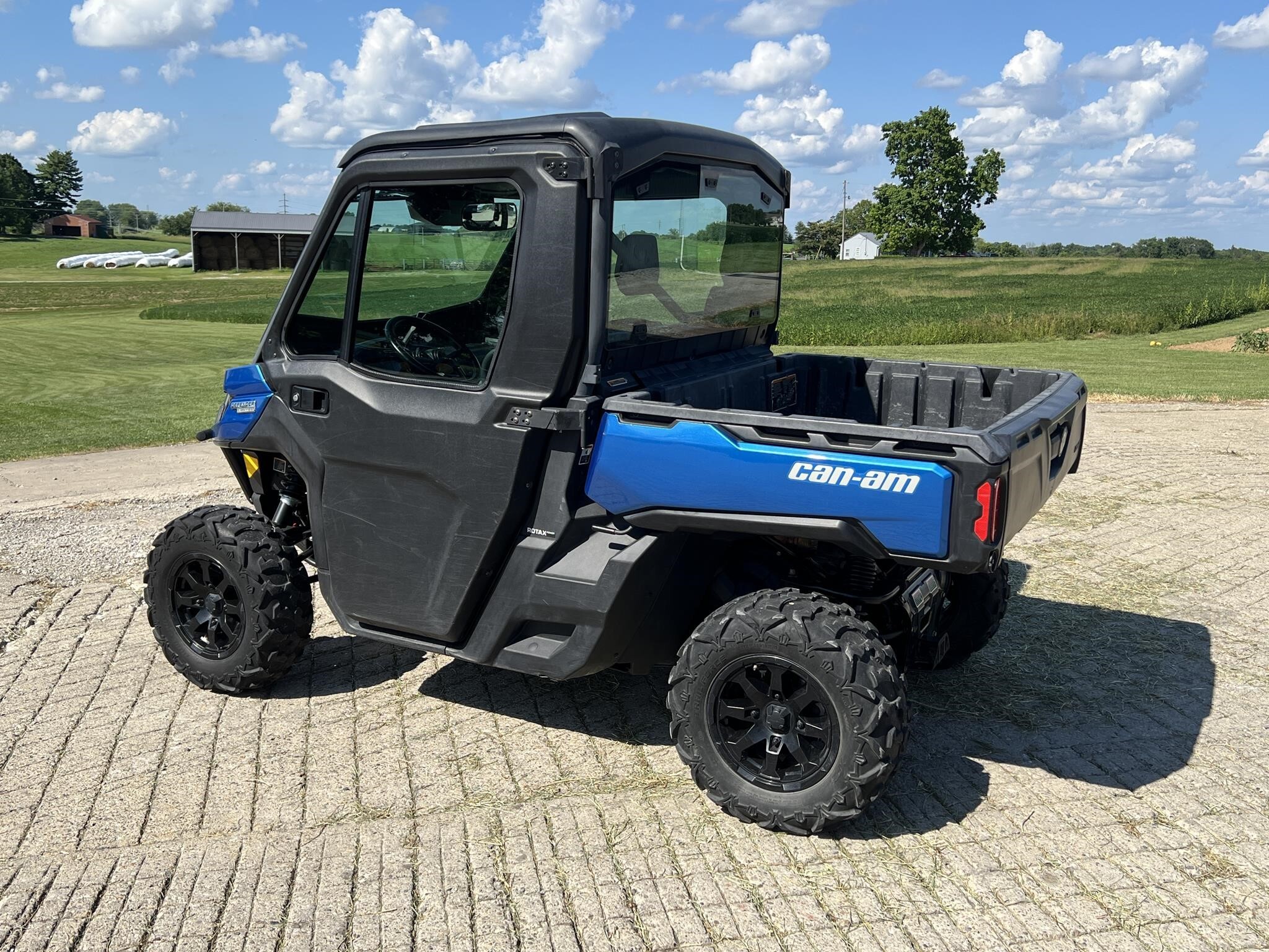 2022 Can-Am DEFENDER LIMITED HD10 ATVs and Utility Vehicle