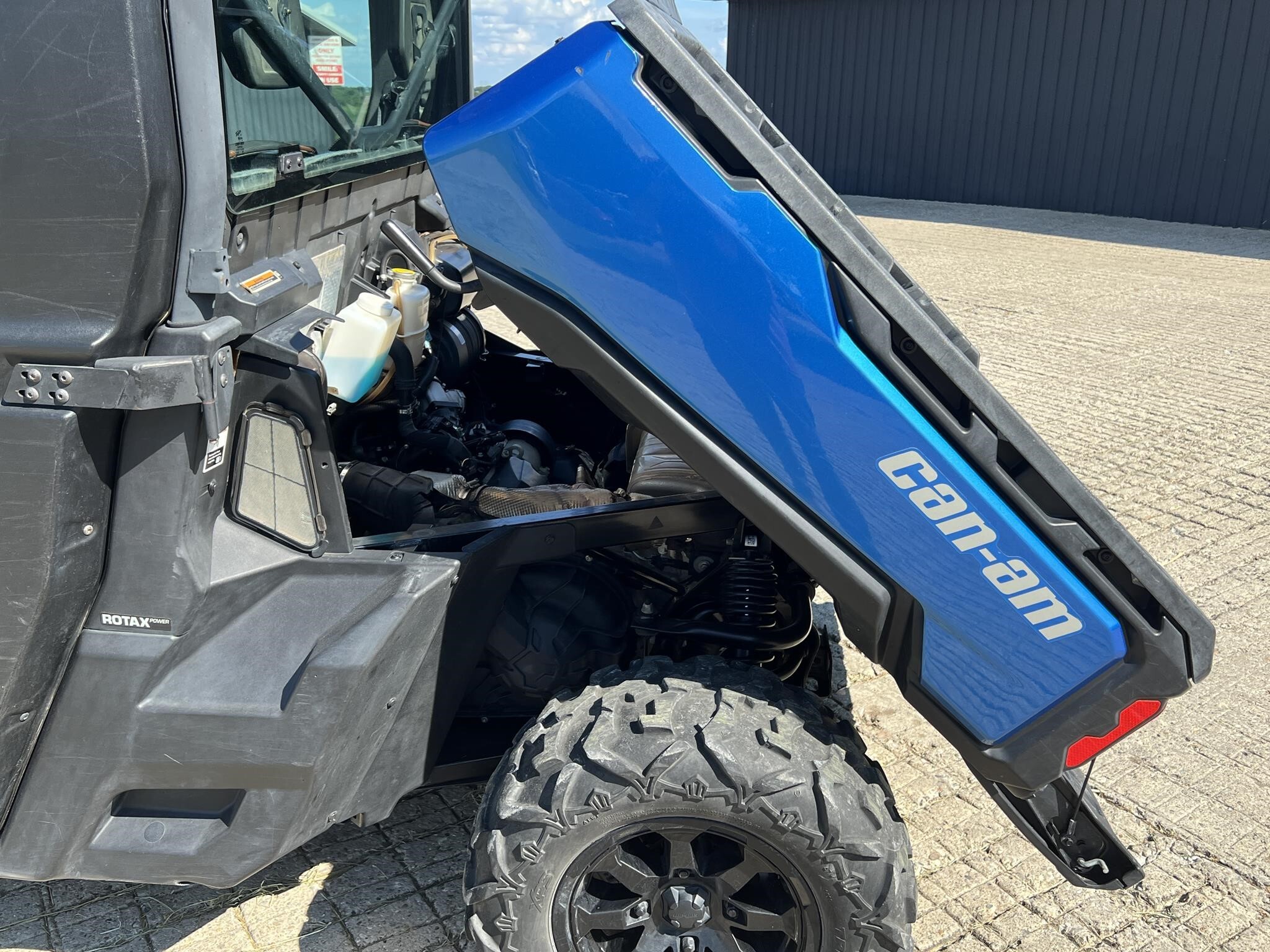 2022 Can-Am DEFENDER LIMITED HD10 ATVs and Utility Vehicle