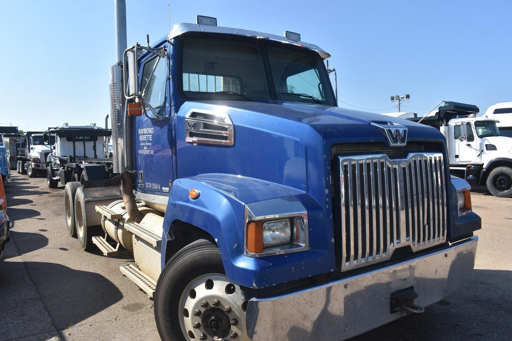 2016 Western Star 4700 Semi Trucks/Trailer