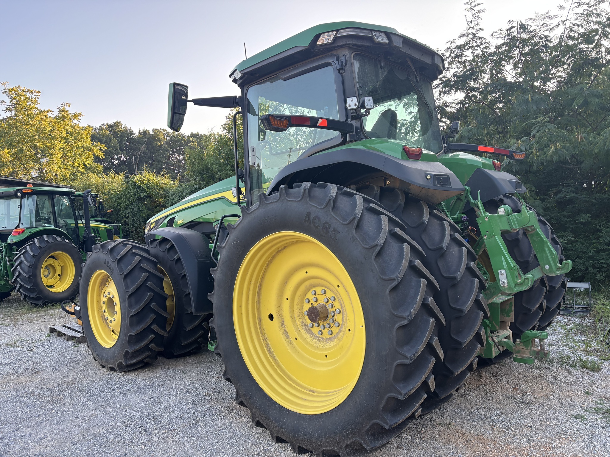 2022 John Deere 8R 280 Tractor