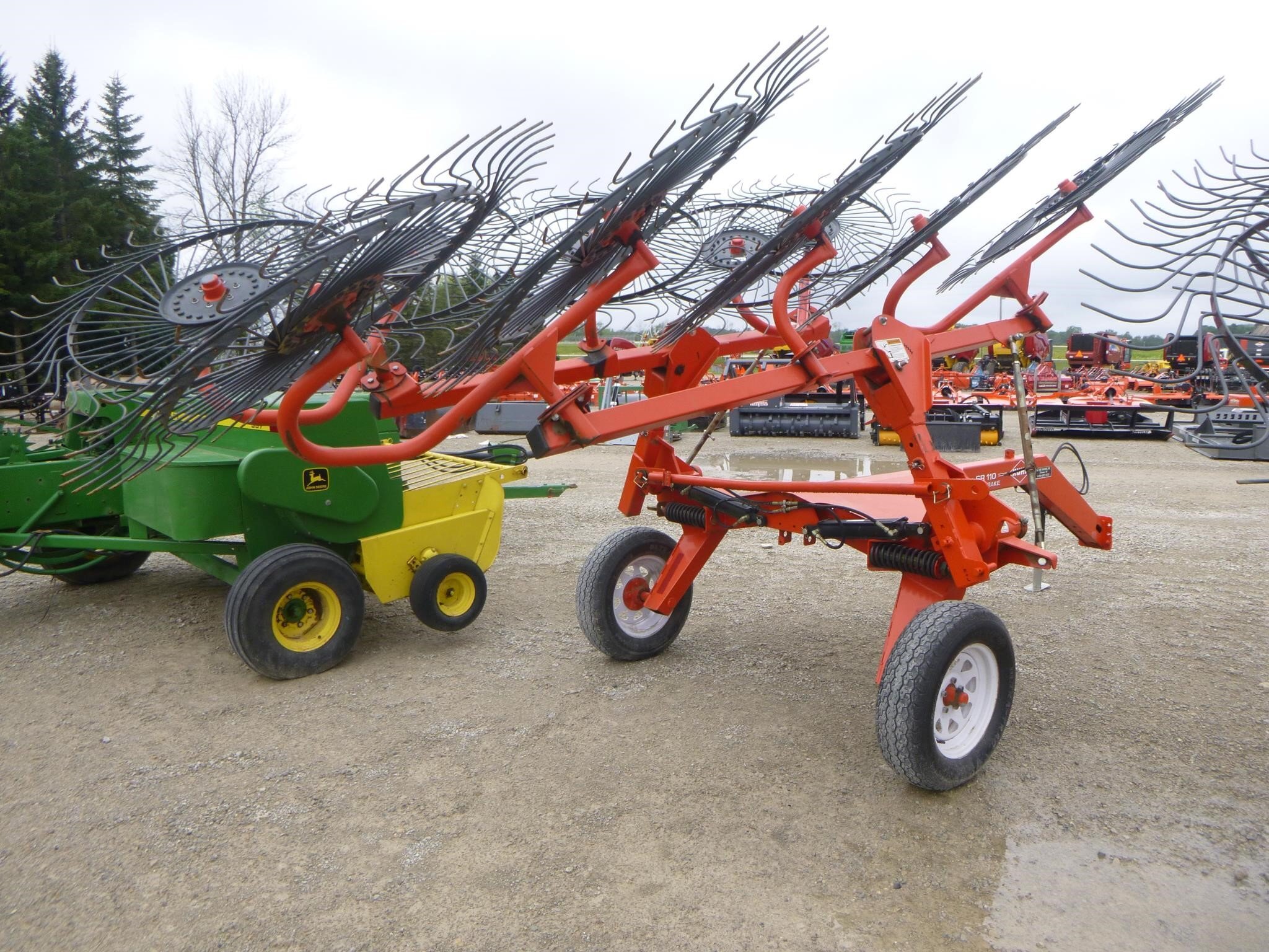 Kuhn SR110 Rake - $4,750 | Machinery Pete
