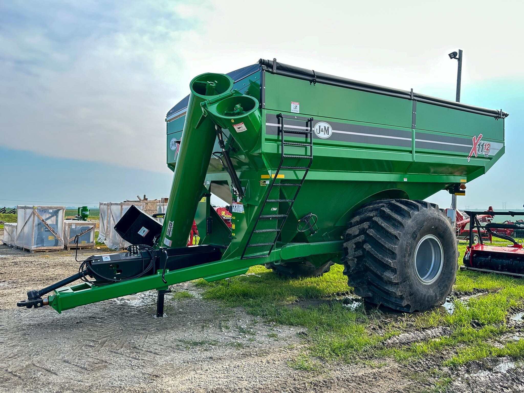 2026 J&M 1112 Grain Cart